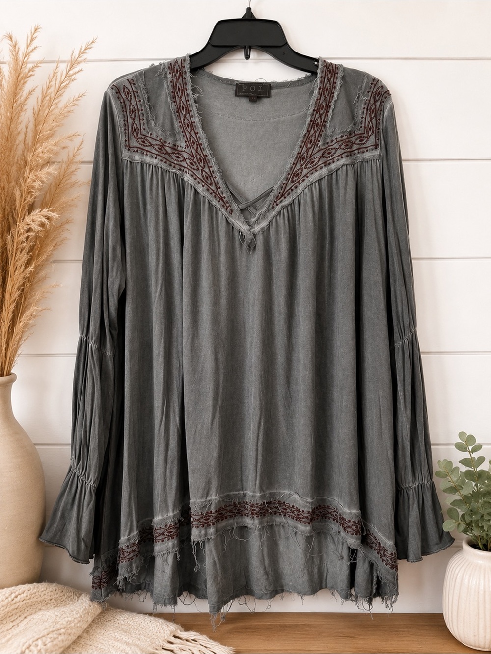 POL Boho Embroidered Mineral Washed Tunic Top Gray Bell Sleeve Size Small